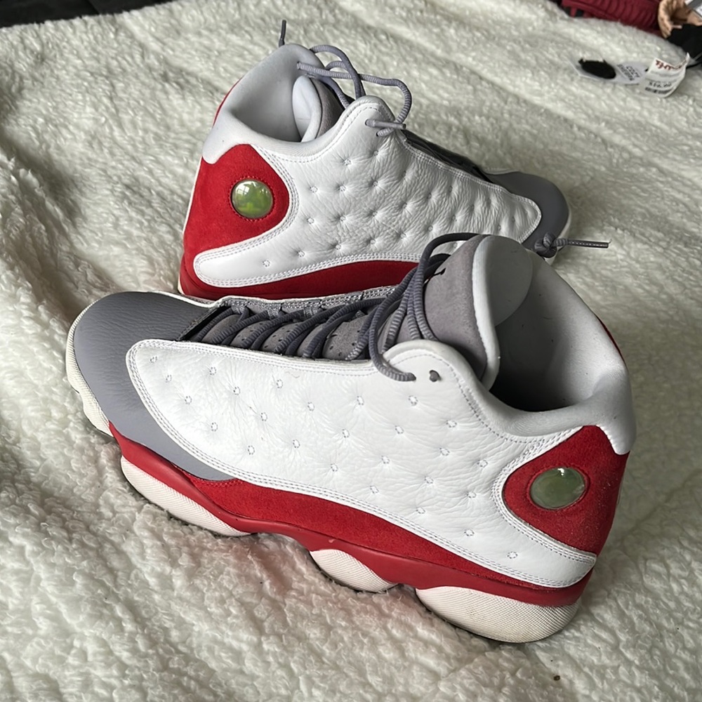 NIKE AIR JORDAN 13 RETRO WHITE-BLACK-TRUE RED-CEMENT GREY SZ 11.5.